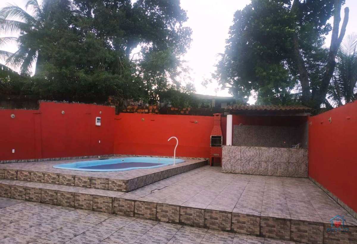 Casa com 2/4 e quintal com área de lazer - Simões Filho - Ba