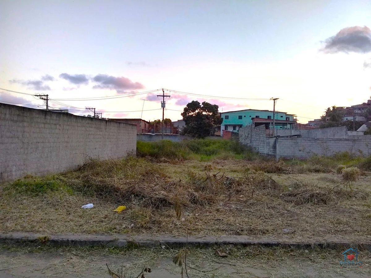 Terreno no centro de Simões Filho- escriturado.